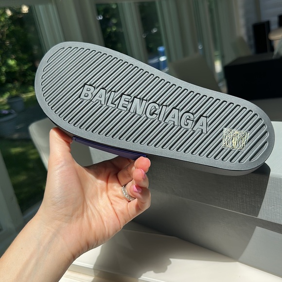BALENCIAGA SLIDES BLUE 37 NW BOX SOME SMUDGES - Picture 3 of 5